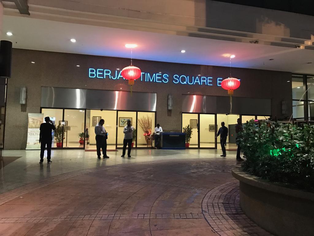 Pangsapuri Queens Service At Times Square Kl *