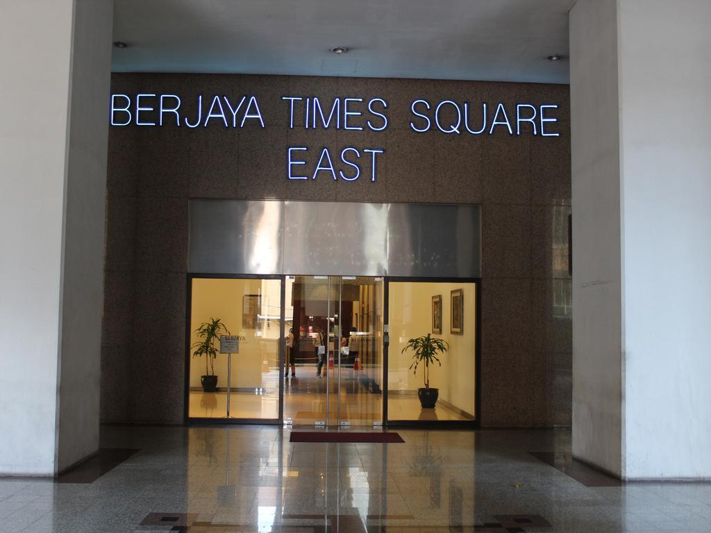Queens Service At Times Square Kl * Kuala Lumpur